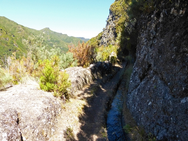 Levada da Rocha Vermelha — Até à Levada do Seixal — foto 2