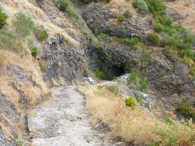 Levada das Rabacas — : Bis zum ersten kessel 2013 — photo 3