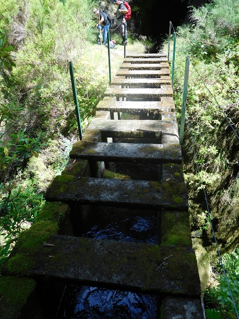 Levada do Norte Nord — The bridge with the inflowing Levadinha — photo 4