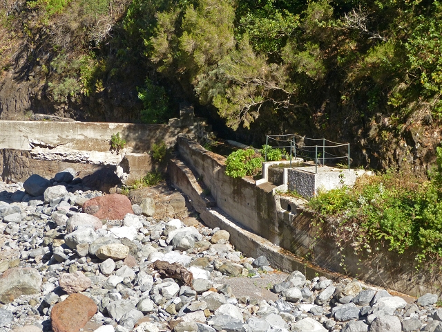 Levada das Cruzinhas — Secção 1: Madre antiga — foto 1