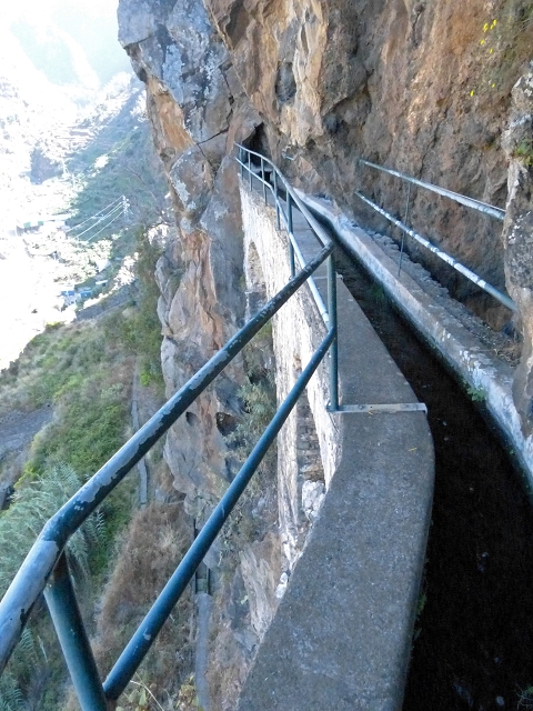 Levada dos Piornais — Os túneis de galeria — foto 6